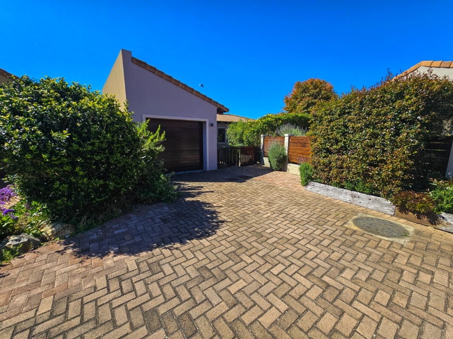 2 Bedroom Property for Sale in Whale Rock Gardens Western Cape